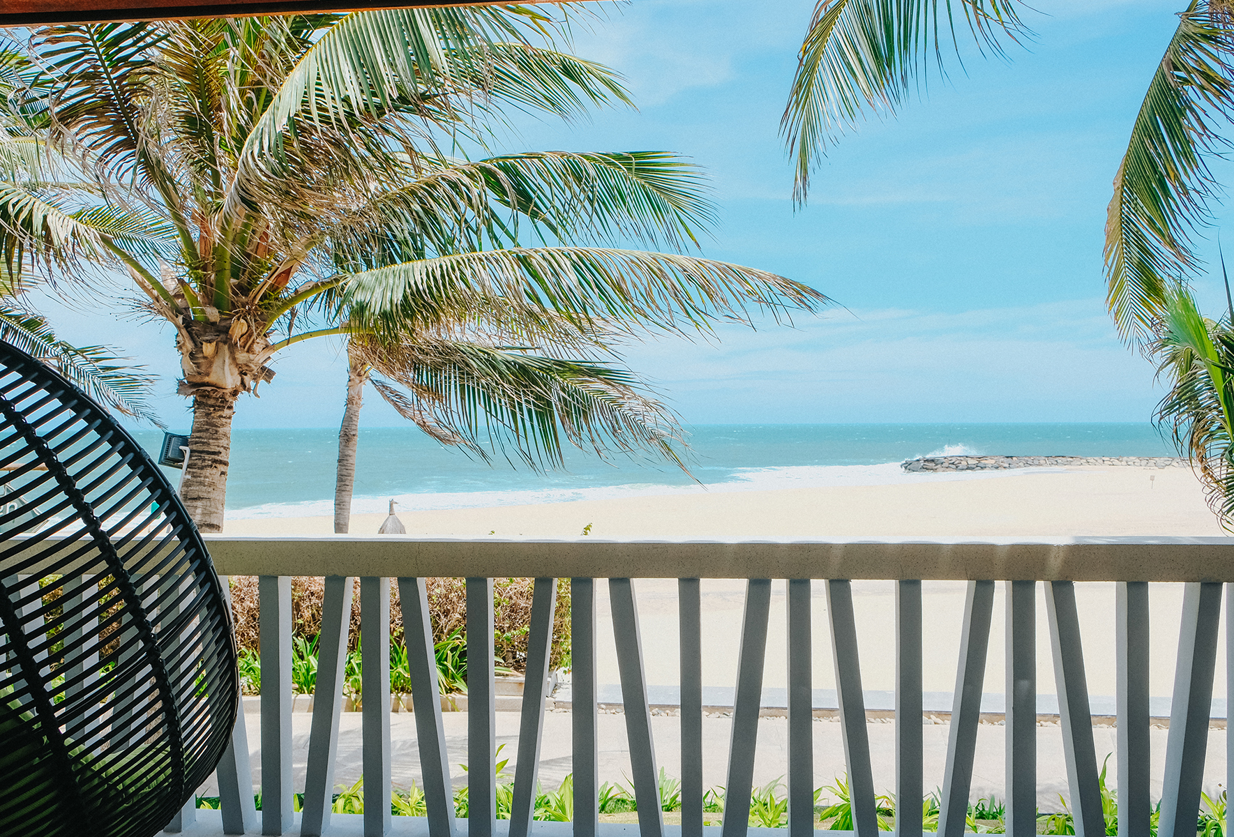 BUNGALOW BEACH FRONT