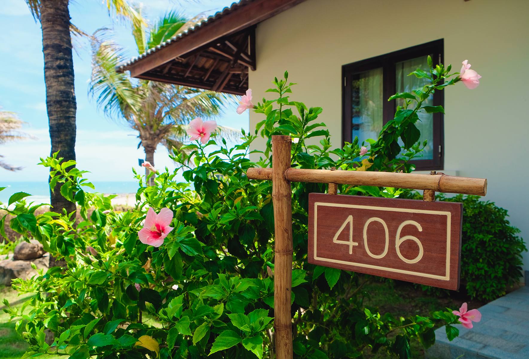 BUNGALOW BEACH FRONT